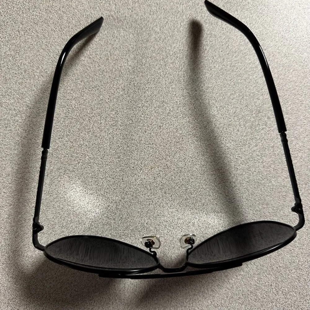 Men's Black Aviator Sunglasses - Classic Polarized Style